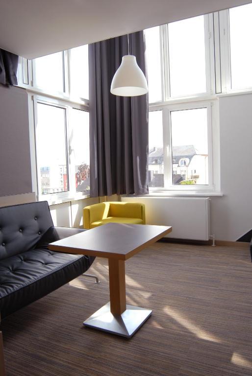 Hotel Olivier Strassen Quarto foto